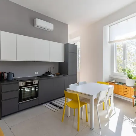 Design - Center Guest house *